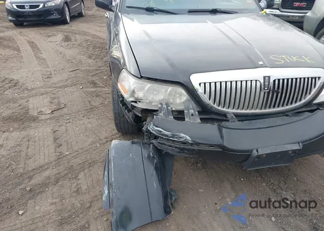 2011 Lincoln Town Car Executive L из США, поврежденный, VIN 2LNBL8EV6BX754359